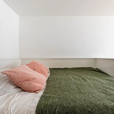 Guestready - Sunlit Sanctuary With A Courtyard